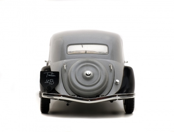 CITROEN TRACTION 11B - BI-TON ARGENT - 1937