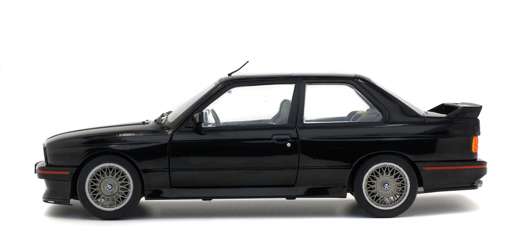Modèle Réduit SOLIDO 1:18 BMW E30 Sport Evo 1990 – Noire, édition 2024 – Boîte Fermée