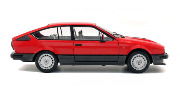 ALFA ROMEO GTV6 - RED - 1984