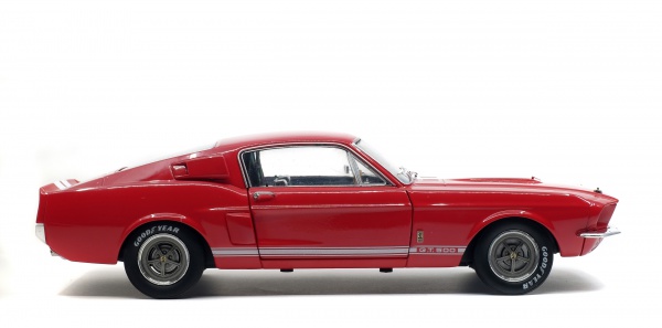 SHELBY MUSTANG GT500 - CANDY APPLE RED / WHITE STRIPES -1967