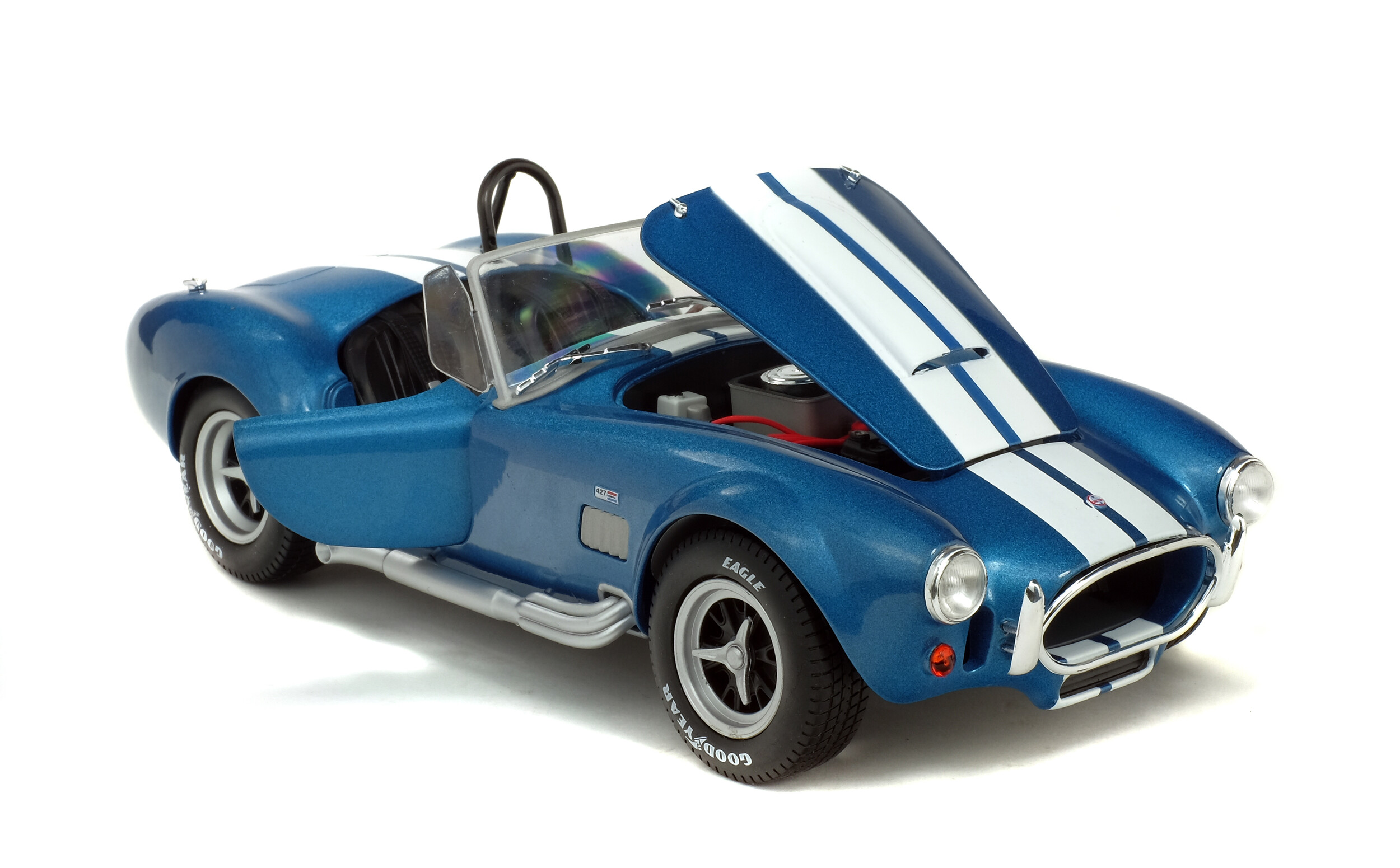 ｊ　 AC COBRA 427 MK.2メタリックブルー 1/18 SHELBY COBRA 427 S/C - METALLIC BLUE - 1965 - Solido