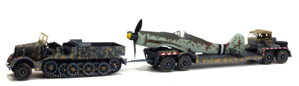 FAMO - SD.KFZ. 9 AVEC REMORQUE AH116 ET FUSELAGE DE MESSERSCHMITT BF109 - GERMANY 1945