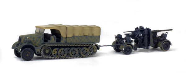 FAMO - SD.KFZ. 9 AVEC FLAK 36/37 88MM - GERMANY - 1945