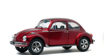 VOLKSWAGEN - BEETLE 1303 - CUSTOM METALLIC RED - 1974