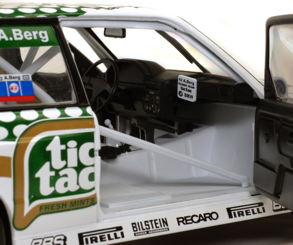 BMW E30 M3 - DTM 1991 - A.BERG #43