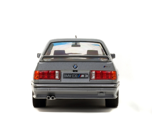 BMW E30 M3 - STERLING SILVER METALLIC - 1990