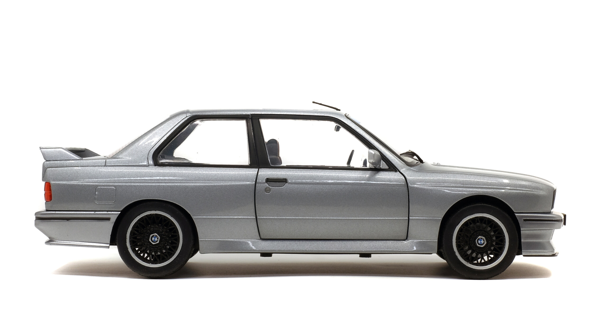 BMW E30 M3 - Sterling Silver Metallic - 1990 - Solido