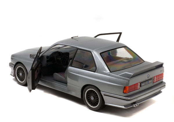 BMW E30 M3 - STERLING SILVER METALLIC - 1990