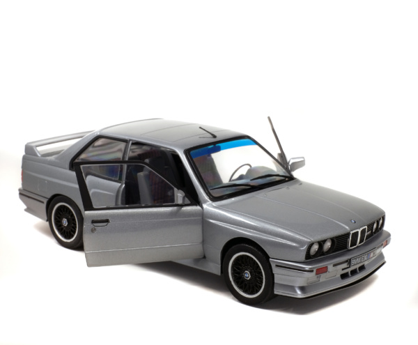 BMW E30 M3 - STERLING SILVER METALLIC - 1990