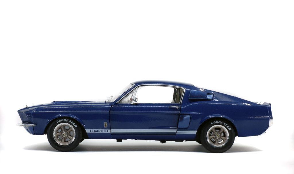 Shelby GT500 Nightmist Blue Light Grey Stripes 1967 Solido