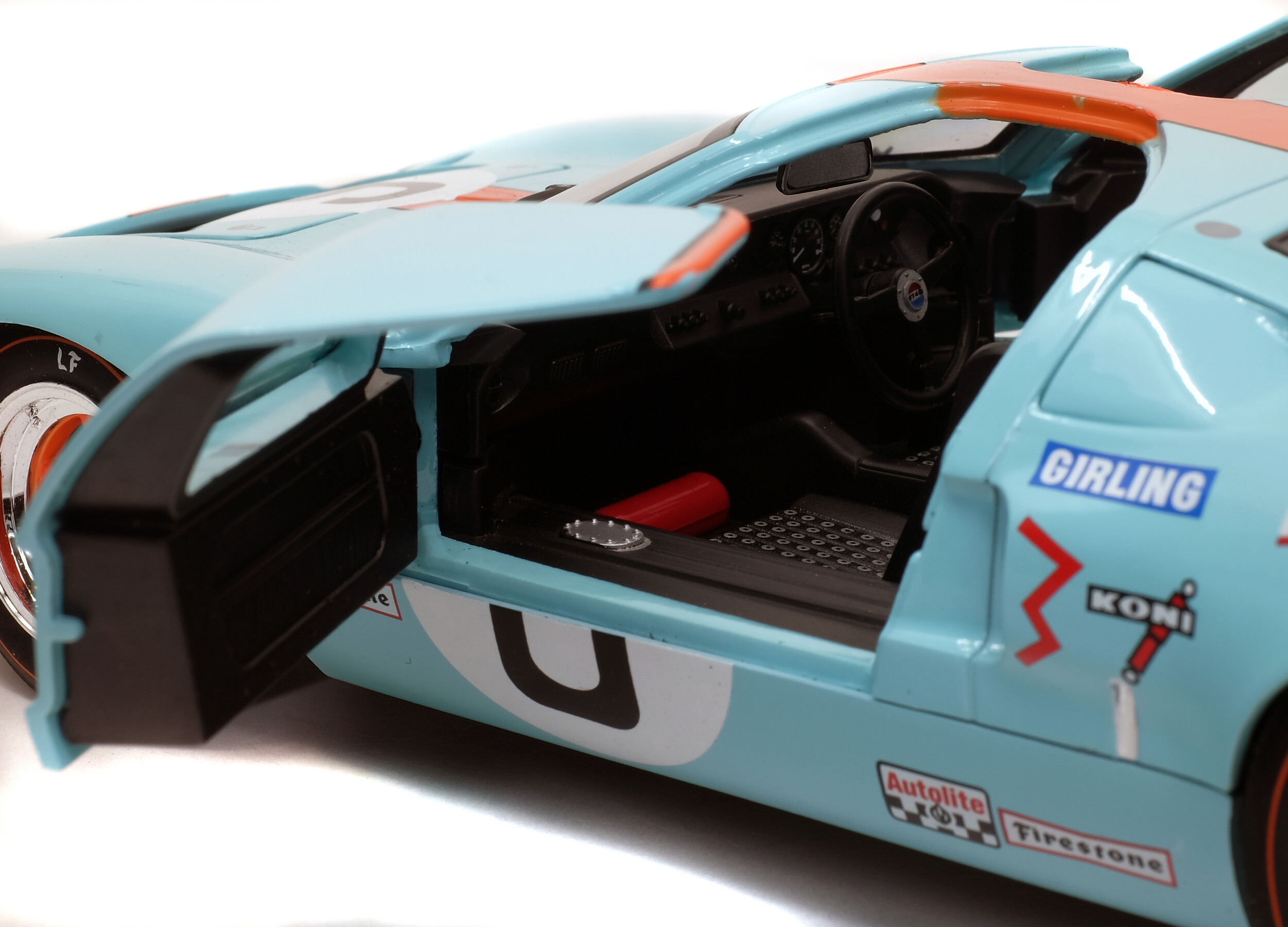 Ford GT40 MKI 1969 Le Mans 1/18 Scale Solido New S1803003 
