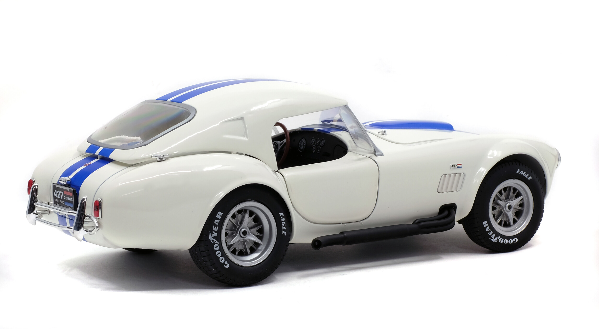 Shelby Cobra 427 S/C - Wimbledon White - 1965 - Solido