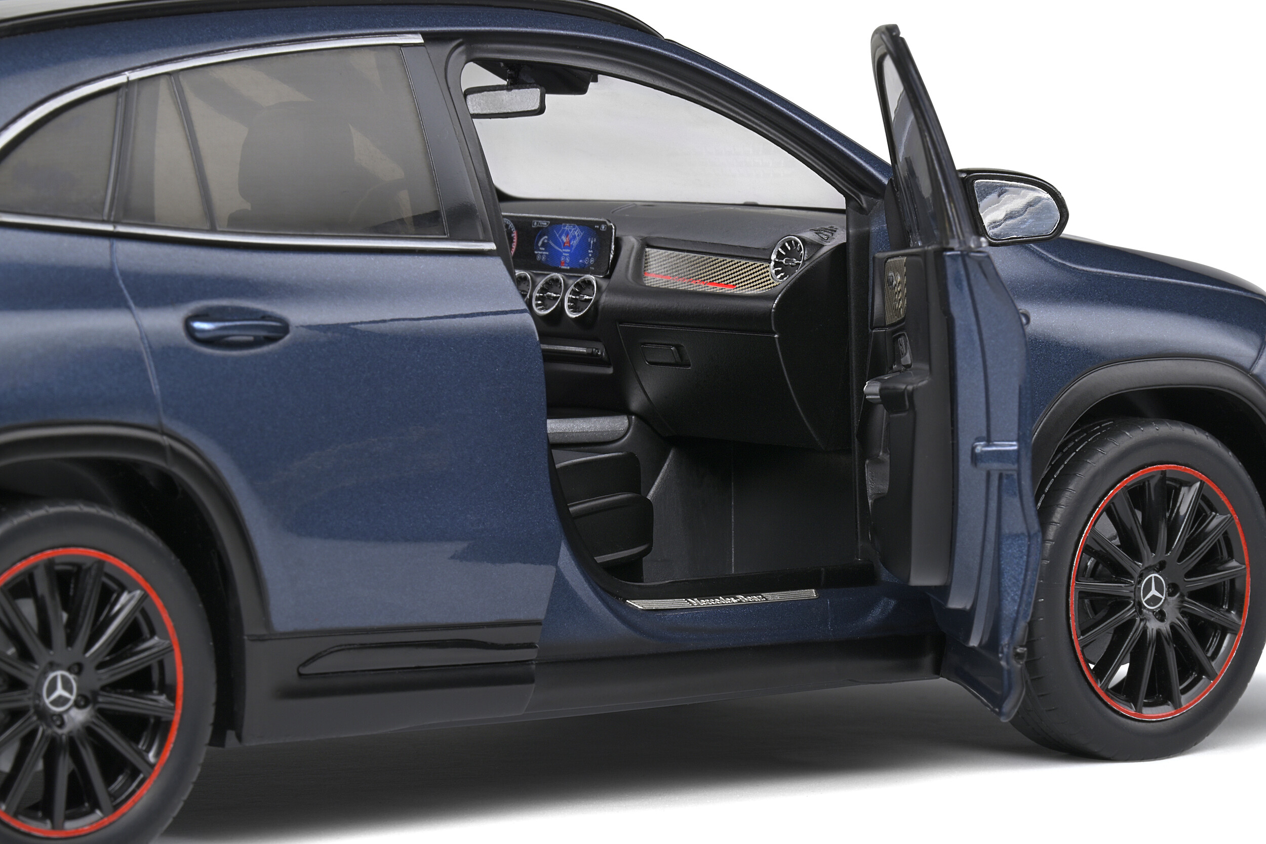 Mercedes-Benz GLA (H247) AMG Line - Denim Blue Metallic - 2019 - Solido