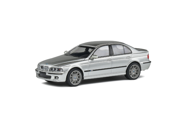 BMW M5 E39 - Titanium Silver - 2000