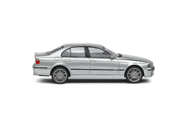 BMW M5 E39 - Titanium Silver - 2000