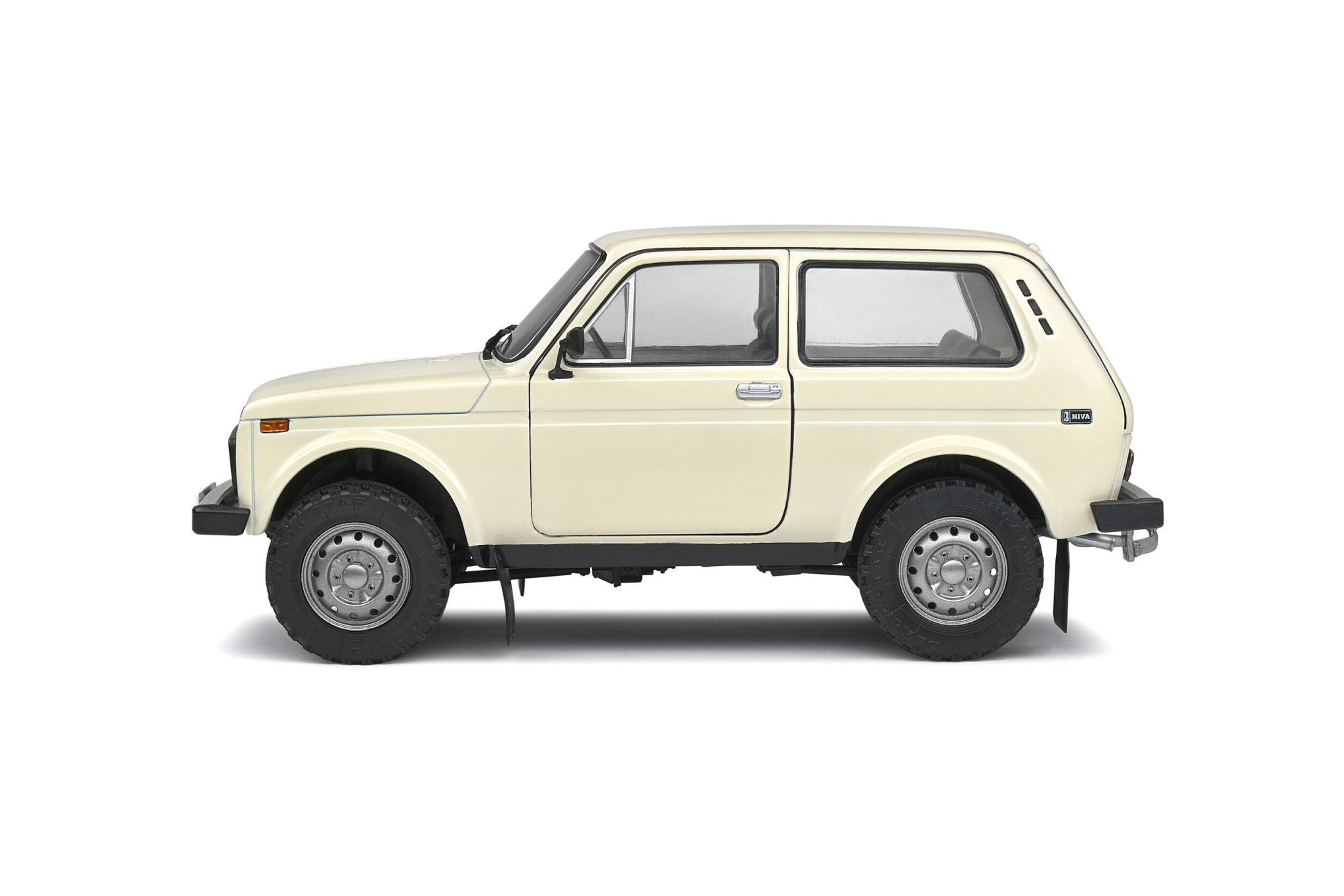 Лада нива белая