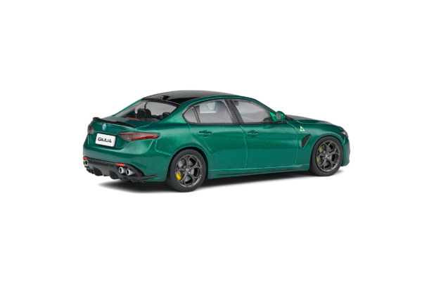 Alfa Romeo Giulia Quadrifoglio - Vert Montréal - 2016