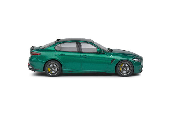 Alfa Romeo Giulia Quadrifoglio - Vert Montréal - 2016