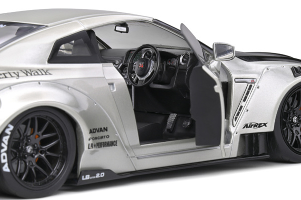 NIssan GT-R (R35) W/ Liberty Walk Body Kit 2.0 - Pearl Grey - 2020