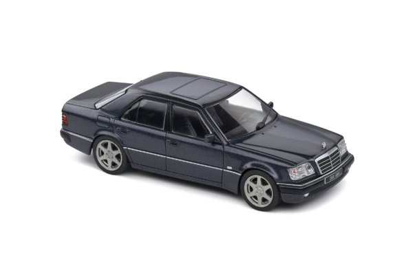 Mercedes-Benz (W124) E60 AMG - Saphire Black Metal - 1994