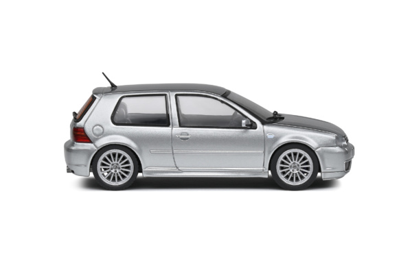 Volkswagen Golf IV R32 - 2003