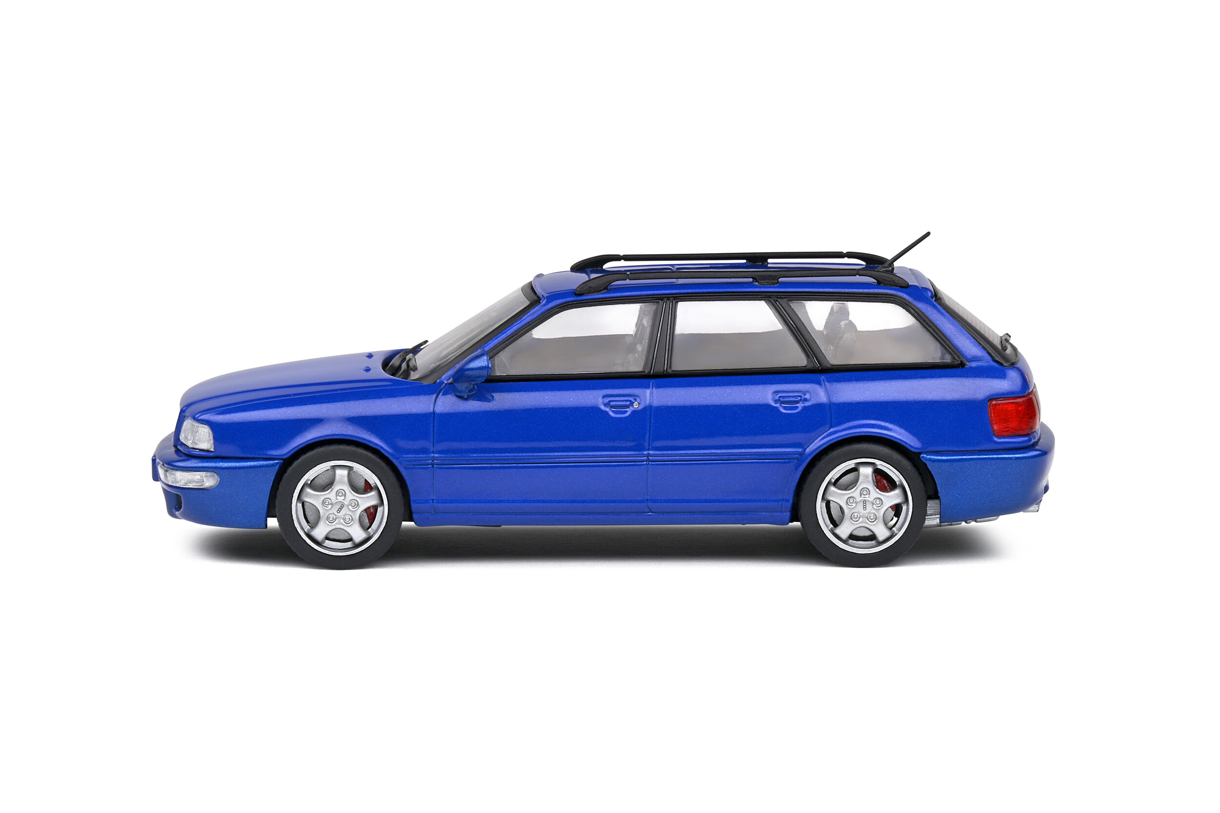 Audi RS4 avant B9 Nogaro Blue 1/43 Spark 501.17.142.31