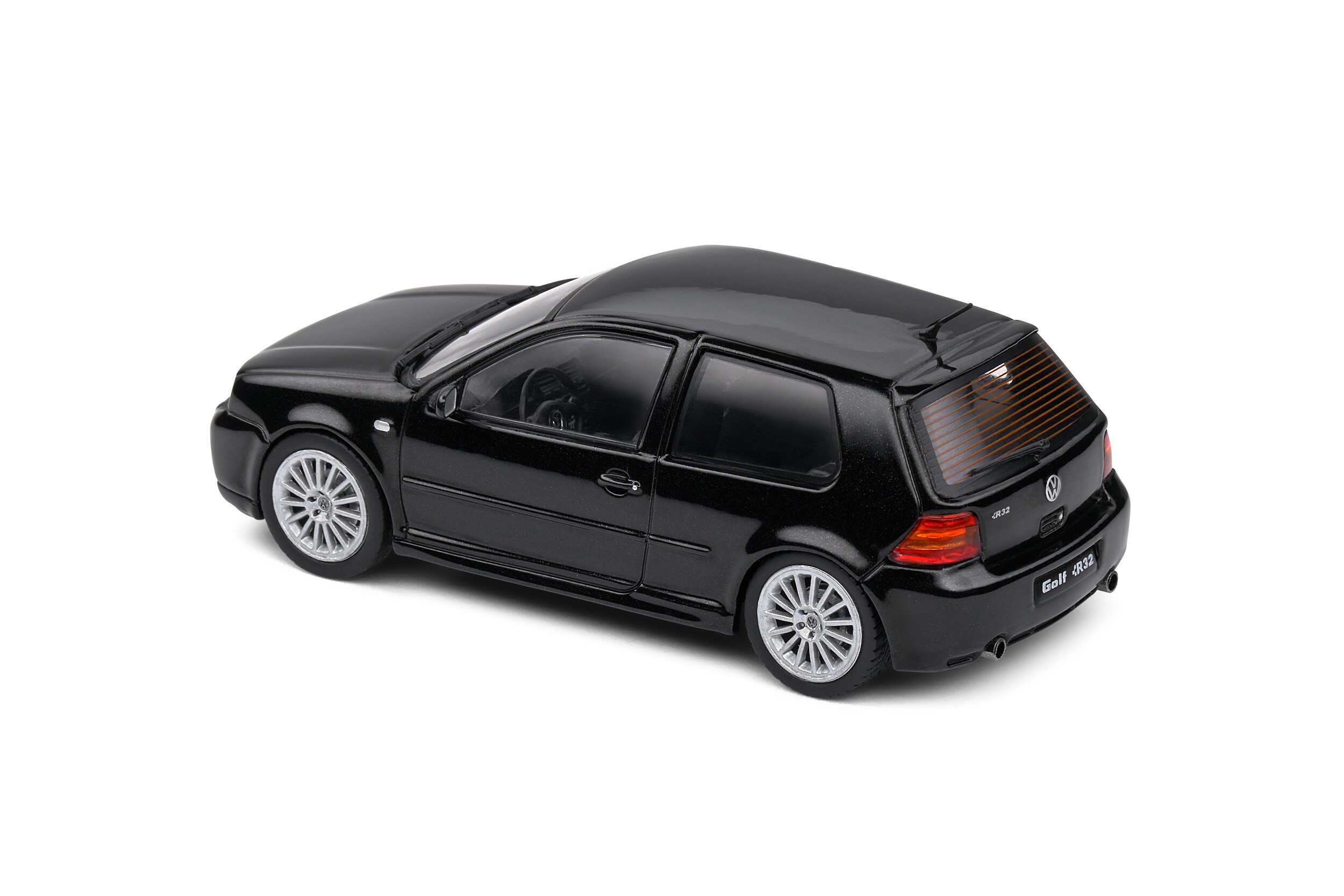 Volkswagen VW Golf IV R32 - Black Magic - 2003 - Solido