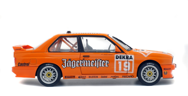 BMW E30 M3 - DTM - 1992 - #19 A.HAHNE