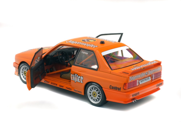 BMW E30 M3 - DTM - 1992 - #19 A.HAHNE