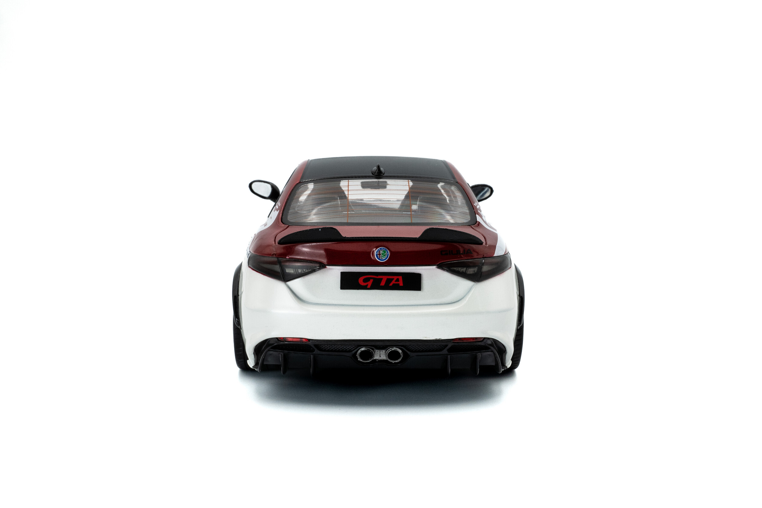 Alfa Romeo Giulia GTA-M Bianco i Rosso - 2023 - Solido