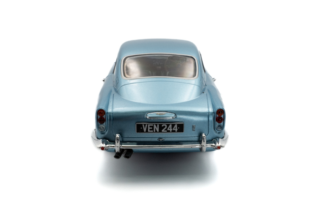 1:18 Aston Martin DB5 - 1964 - Bleu métallique