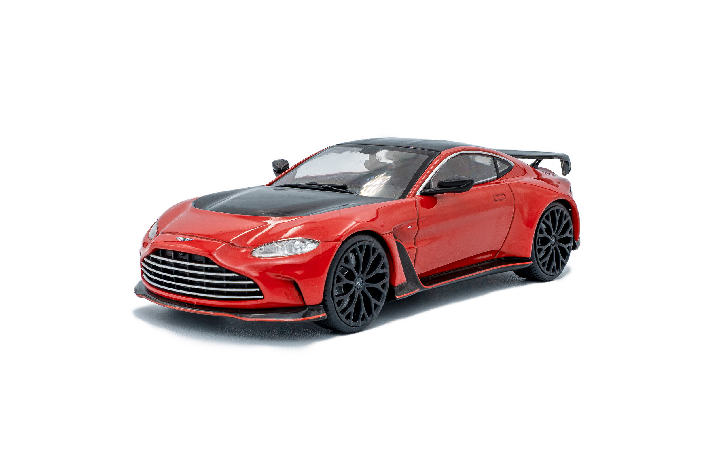 Aston Martin Vantage V12 - Scorpus Red - 2023 - Solido