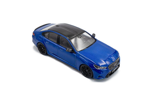 BMW M5 Sedan - Marina Bay Blue - 2024