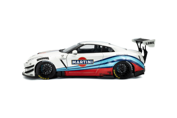 Nissan GT-R (R35) W/ Liberty Walk Body Kit 2.0 - M - 2024