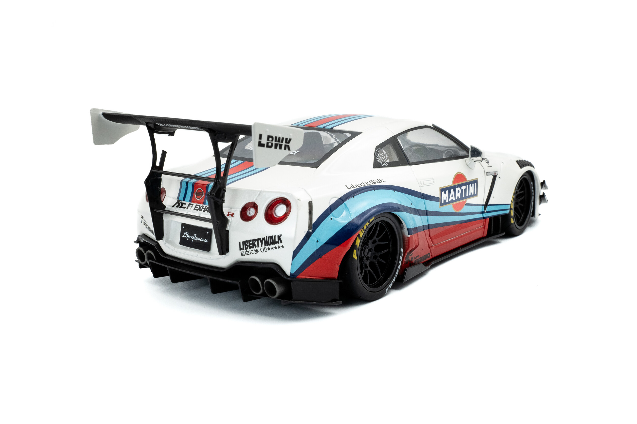 Nissan GT-R (R35) W/ Liberty Walk Body Kit 2.0 - M - 2024 - Solido