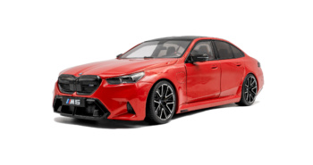 BMW M5 - FIRE RED - 2025