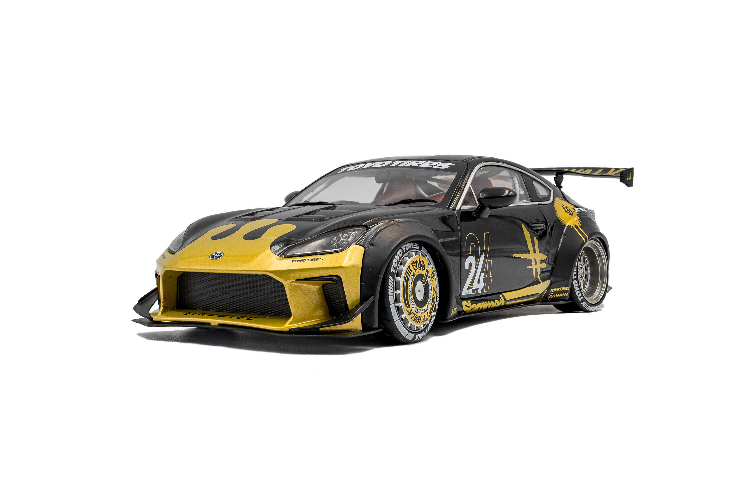 Toyota GR86 Liberty Walk Body Kit - BLACK & GOLD - 2024 - Solido