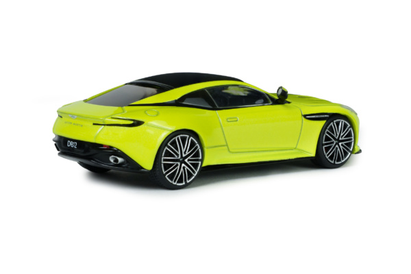 Aston Martin DB12 - LIME ESSENCE - 2023