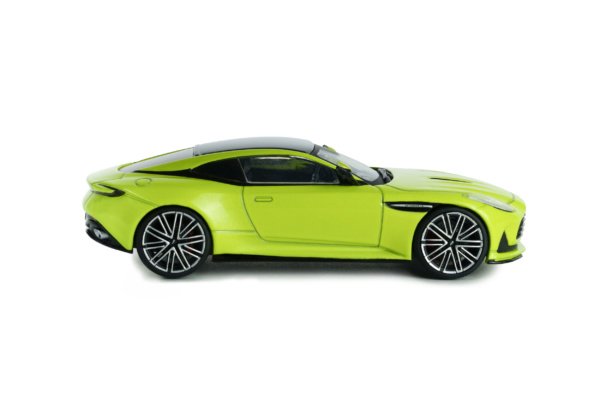 Aston Martin DB12 - LIME ESSENCE - 2023