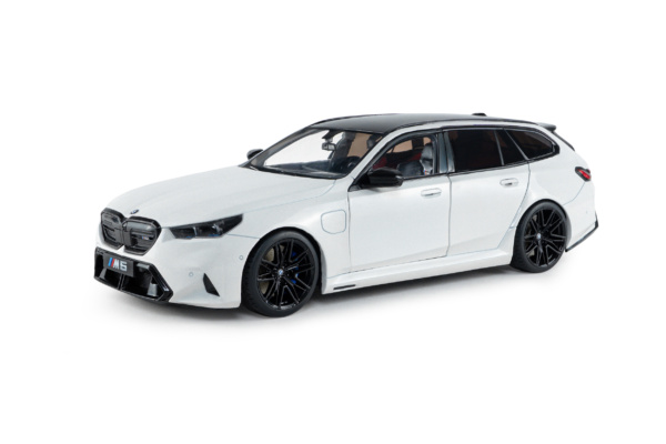 BMW M5 TOURING - Alpine White Solid - 2025