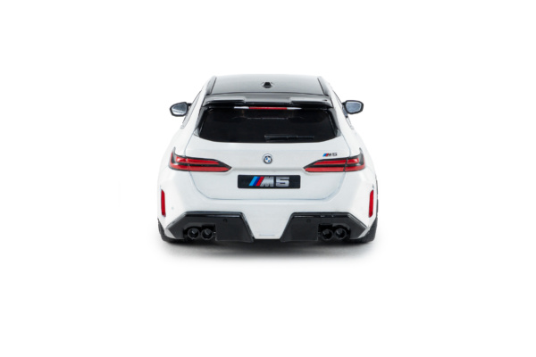 BMW M5 TOURING - Alpine White Solid - 2025