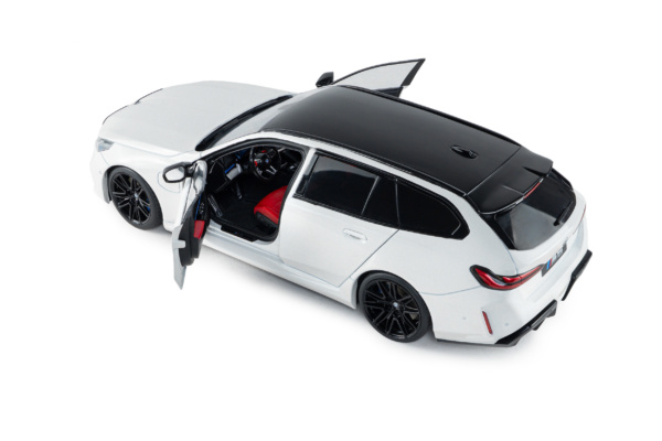 BMW M5 TOURING - Alpine White Solid - 2025