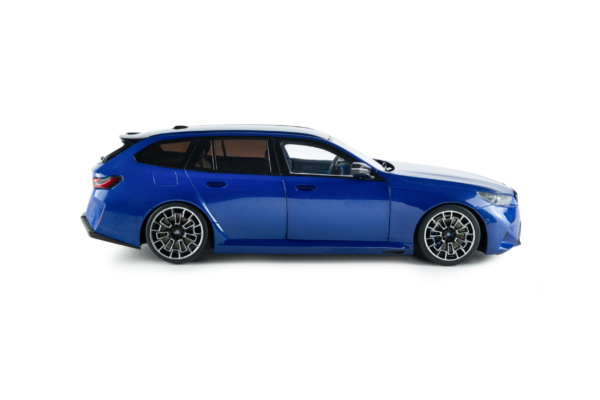 BMW M5 TOURING - M Marina Bay Blue Metallic - 2024
