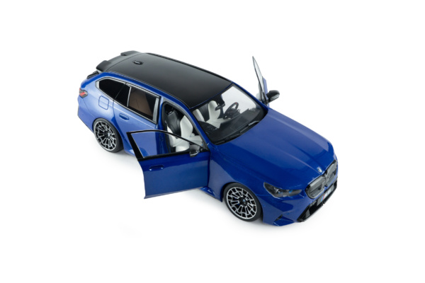 BMW M5 TOURING - M Marina Bay Blue Metallic - 2024