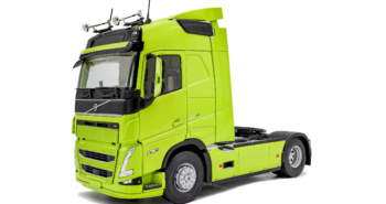Volvo Trucks FH Globetrotter XL - NEON GREEN - 2023