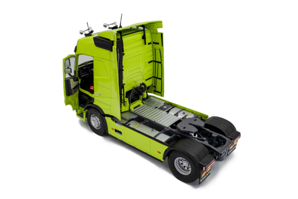 Volvo Trucks FH Globetrotter XL - NEON GREEN - 2023